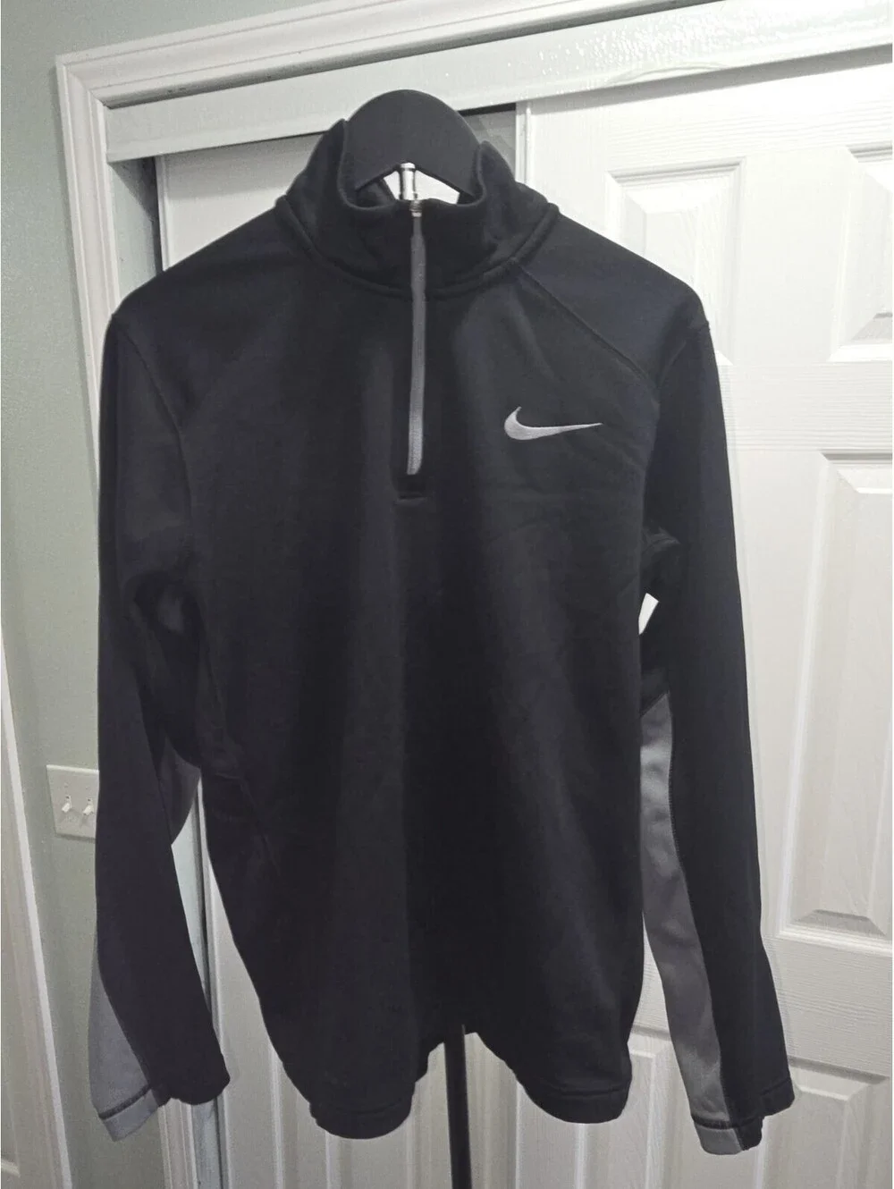 Nike Therma-FIT Men's Black Long Sleeve 1/4 Zip Pullover Activewear Top Size M